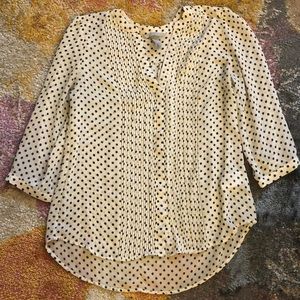 🌹3/$18🌹 White and black polka dot button down